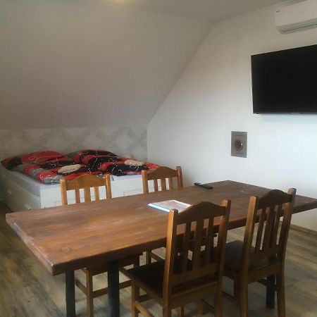 Ubytování Pod Mezu Hlohovec Exterior foto