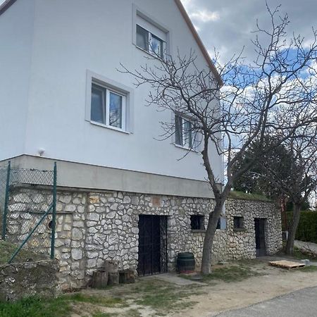 Ubytování Pod Mezu Hlohovec Exterior foto