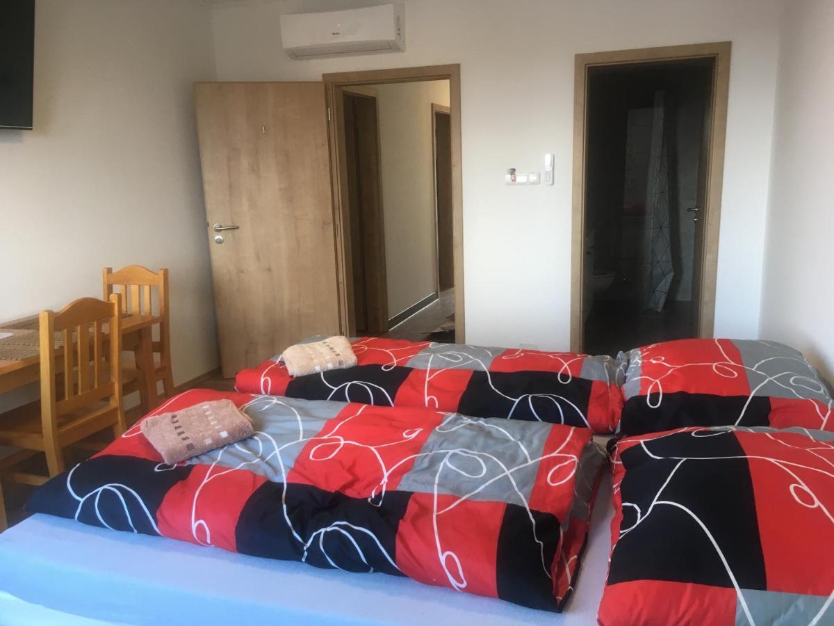 Ubytování Pod Mezu Hlohovec Exterior foto